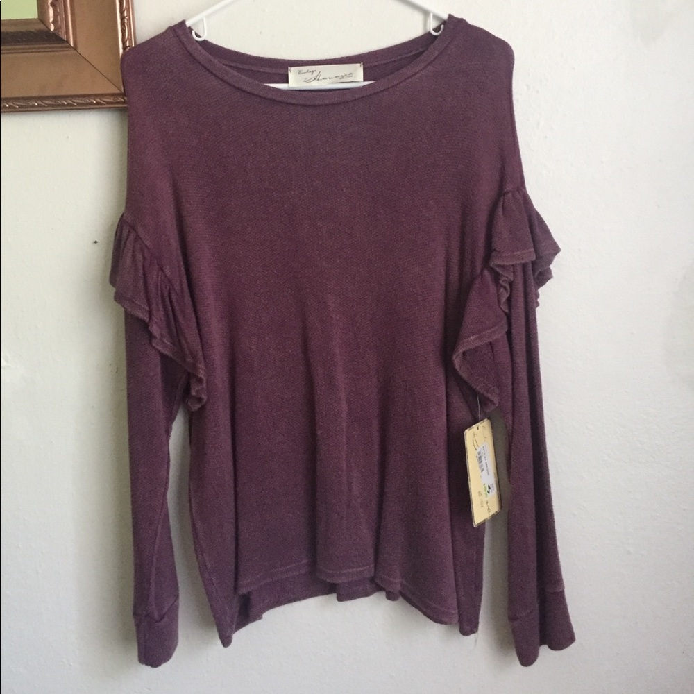Ruffle sleeve sweatshirt